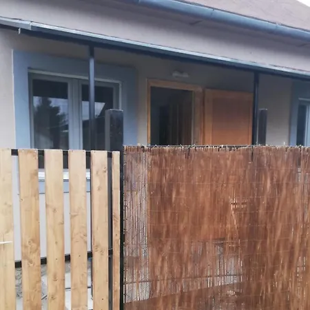 Amur Vendeghaz Gárdony